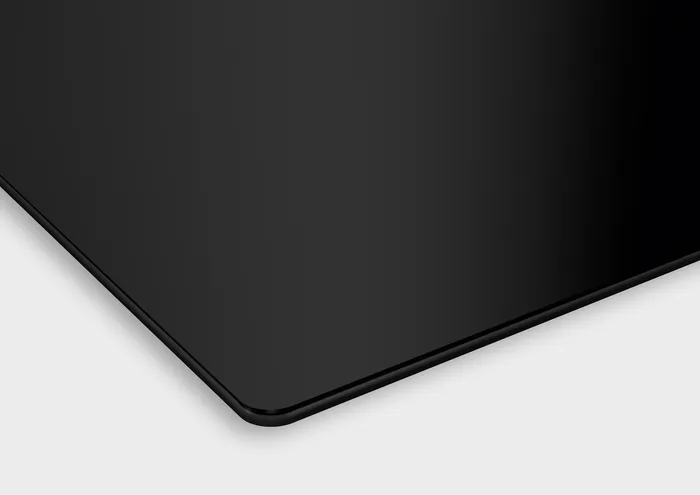 PLAIN FRAMELESS DESIGN