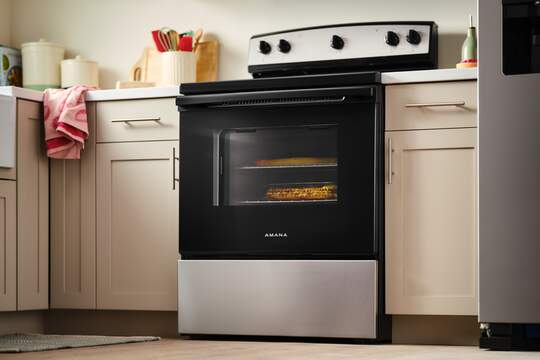 EXTRA-LARGE OVEN WINDOW.
